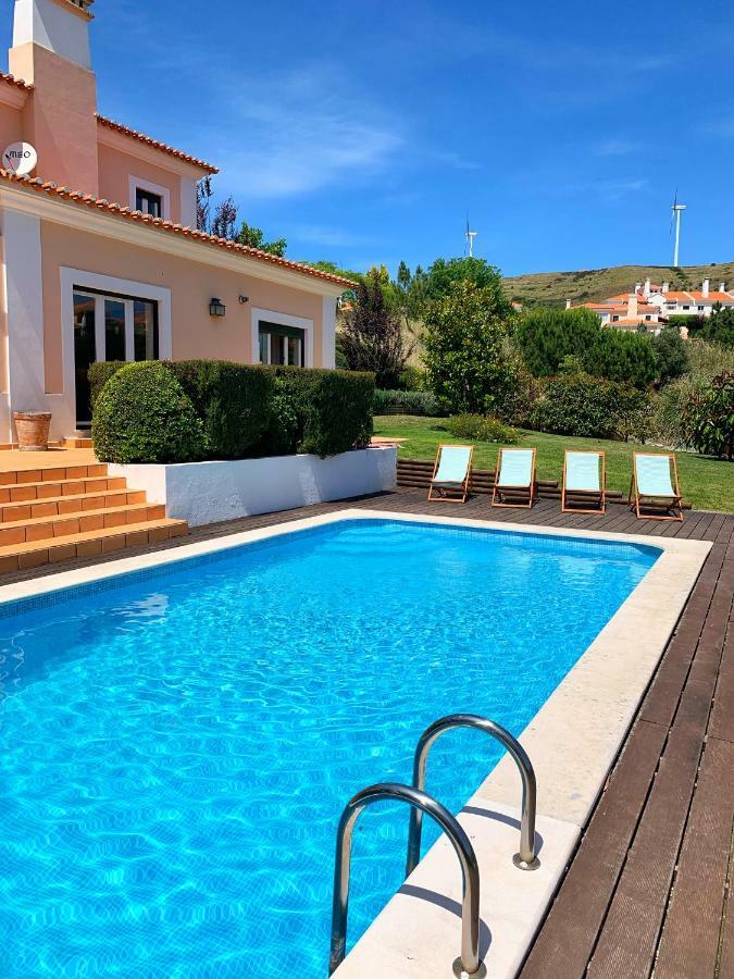 Villa With Swimming Pool In Golf Resort Torres Vedras Bagian luar foto