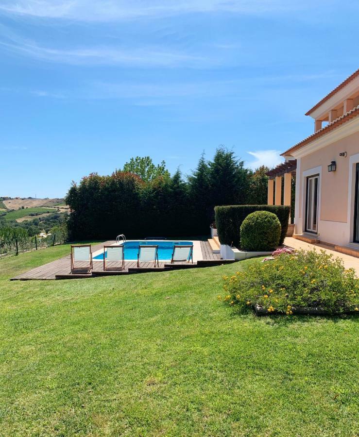 Villa With Swimming Pool In Golf Resort Torres Vedras Bagian luar foto